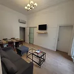 Bel appartement Champs Elysées avec 2 chambres