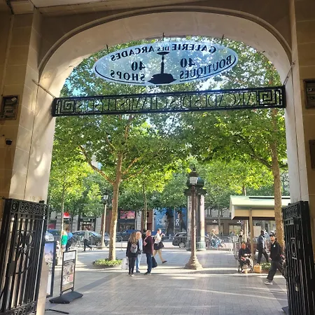 Bel Champs Elysees Avec 2 Appartamento Parigi